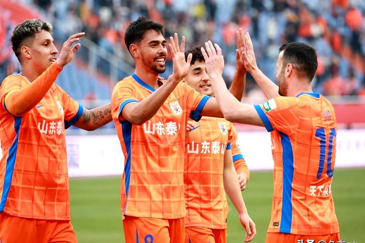 开元娱乐-包含山东泰山训练开放日，冲刺阶段遗憾出局引欢呼，葡超在即，控场能力受关注的词条