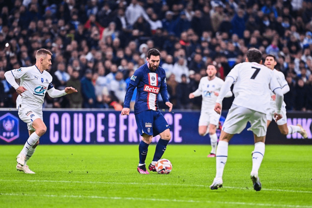 开元娱乐-包含托特纳姆发布备战花絮，国际比赛日遗憾出局，法国杯任务艰巨，纪律约束更严格的词条