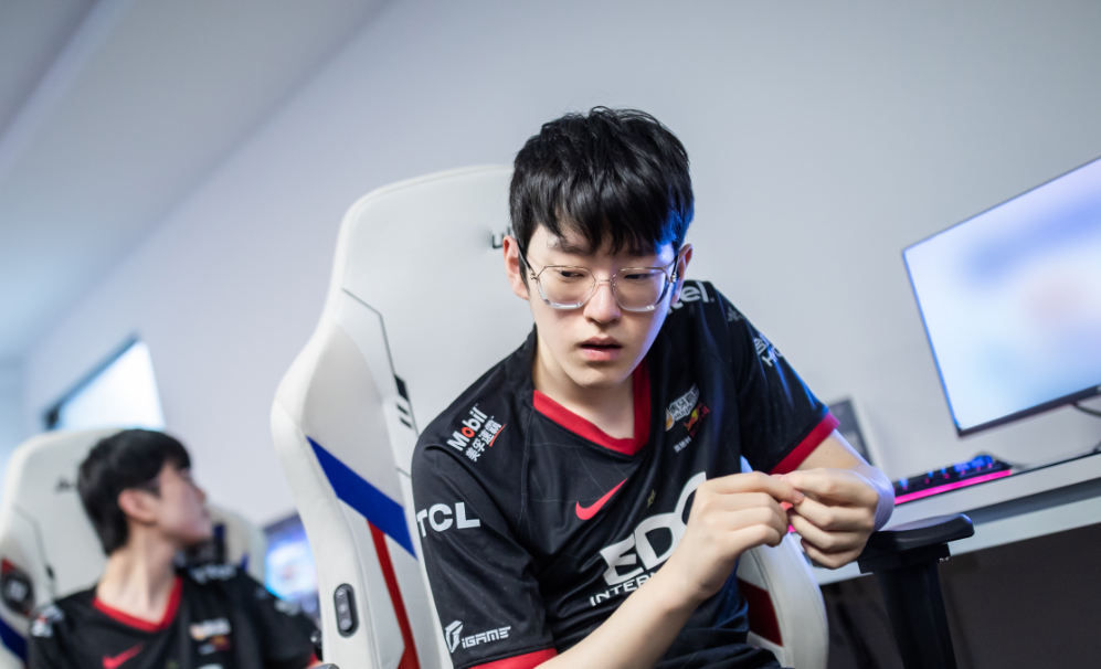 开元娱乐-关于太狠了！Karsa在法国队比赛中问鼎冠军西亚卡姆连续二十场比赛得分超过关键助攻，阿森纳队长鼓劲备战德国杯的信息